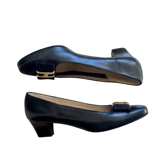 Salvatore Ferragamo Navy Blue Vara Bow Leather Heels Size 8AA - Picture 3 of 10